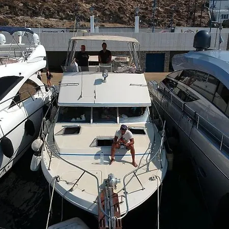 Botel Mykonos Yacht Stay - 2 Private Rooms With Private Toilet&Shower In A Shared Yacht